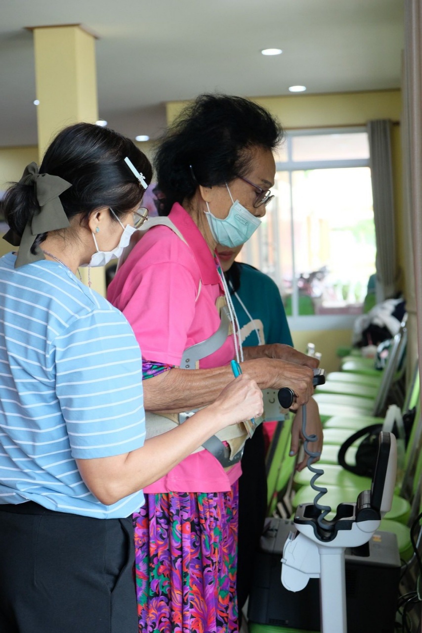 โรงเรียนพยาบาลรามาธิบดี คณะแพทยศาสตร์โรงพยาบาลรามาธิบดี มหาวิทยาลัยมหิดล จัดกิจกรรม เรื่อง “การคัดกรองสุขภาพเบื้องต้นและส่งเสริมสุขภาพเพื่อป้องกันภาวะสมองเสื่อมในผู้สูงอายุ” โรงเรียนพยาบาลรามาธิบดี คณะแพทยศาสตร์โรงพยาบาลรามาธิบดี มหาวิทยาลัยมหิดล จัดกิจกรรม เรื่อง “การคัดกรองสุขภาพเบื้องต้นและส่งเสริมสุขภาพเพื่อป้องกันภาวะสมองเสื่อมในผู้สูงอายุ”