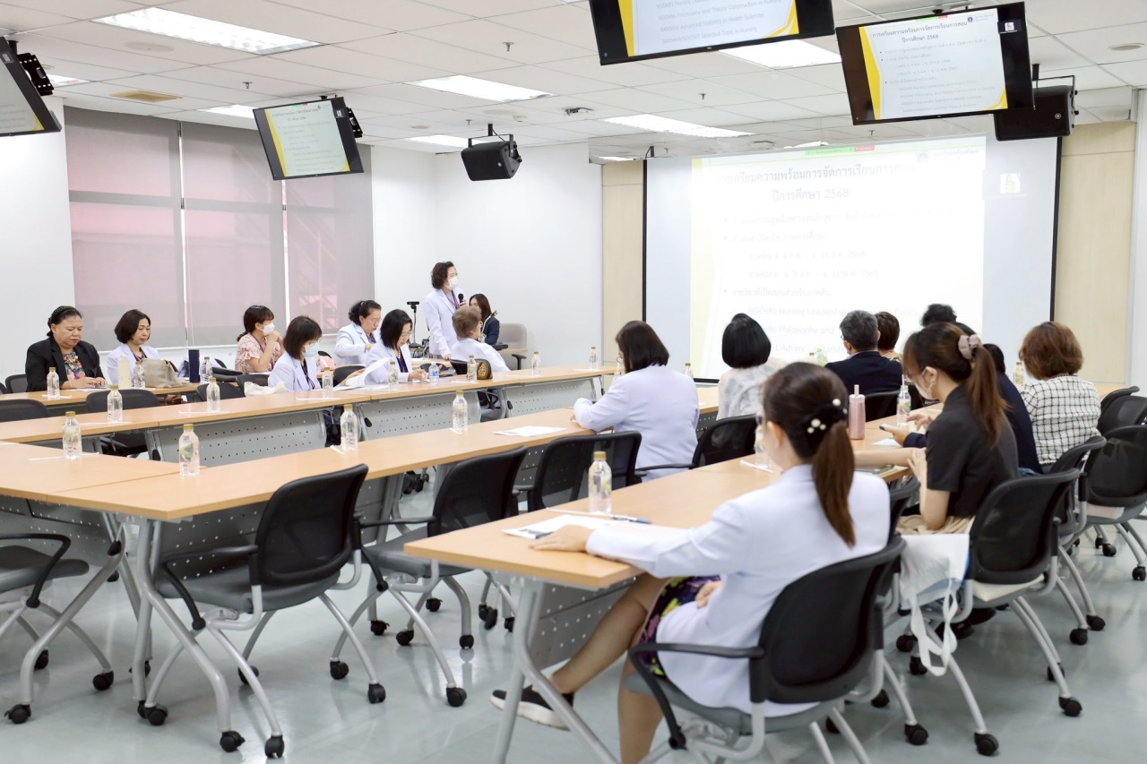 หลักสูตรปรัชญาดุษฎีบัณฑิต สาขาวิชาพยาบาลศาสตร์ (หลักสูตรนานาชาติ) โครงการร่วมคณะแพทยศาสตร์โรงพยาบาลรามาธิบดี และคณะพยาบาลศาสตร์ มหาวิทยาลัยมหิดล จัดโครงการประชุมสัมมนาเพื่อพัฒนาการจัดการเรียนการสอน ประจำปีการศึกษา 2568 หลักสูตรปรัชญาดุษฎีบัณฑิต สาขาวิชาพยาบาลศาสตร์ (หลักสูตรนานาชาติ) โครงการร่วมคณะแพทยศาสตร์โรงพยาบาลรามาธิบดี และคณะพยาบาลศาสตร์ มหาวิทยาลัยมหิดล จัดโครงการประชุมสัมมนาเพื่อพัฒนาการจัดการเรียนการสอน ประจำปีการศึกษา 2568