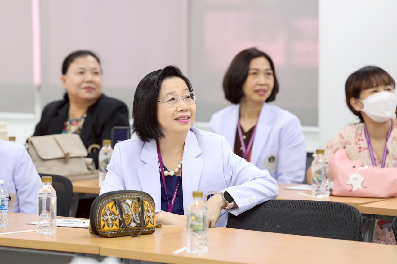 หลักสูตรปรัชญาดุษฎีบัณฑิต สาขาวิชาพยาบาลศาสตร์ (หลักสูตรนานาชาติ) โครงการร่วมคณะแพทยศาสตร์โรงพยาบาลรามาธิบดี และคณะพยาบาลศาสตร์ มหาวิทยาลัยมหิดล จัดโครงการประชุมสัมมนาเพื่อพัฒนาการจัดการเรียนการสอน ประจำปีการศึกษา 2568 หลักสูตรปรัชญาดุษฎีบัณฑิต สาขาวิชาพยาบาลศาสตร์ (หลักสูตรนานาชาติ) โครงการร่วมคณะแพทยศาสตร์โรงพยาบาลรามาธิบดี และคณะพยาบาลศาสตร์ มหาวิทยาลัยมหิดล จัดโครงการประชุมสัมมนาเพื่อพัฒนาการจัดการเรียนการสอน ประจำปีการศึกษา 2568