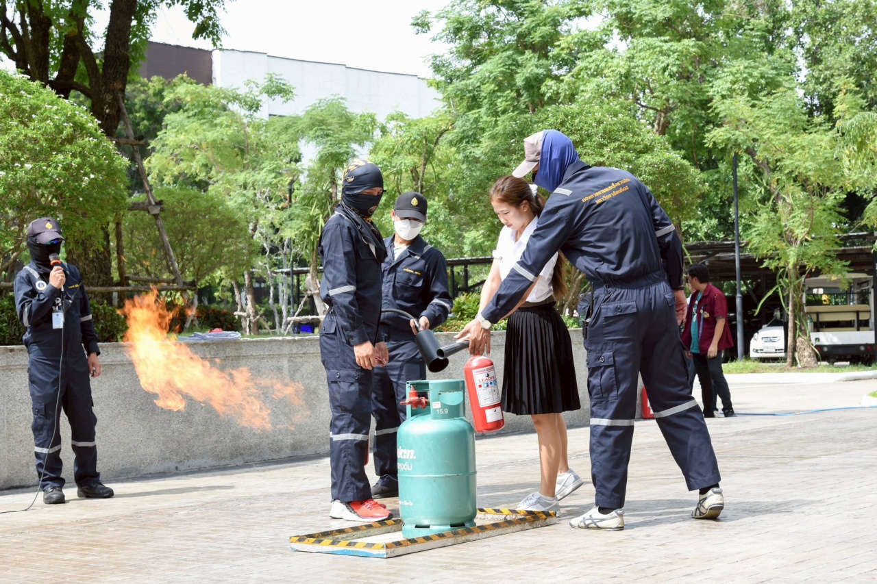 การอบรมเชิงปฏิบัติการ เรื่อง การเกิดอัคคีภัย และซ้อมแผนอพยพหนีไฟ โรงเรียนพยาบาลรามาธิบดี ศาลายา ประจำปี 2568 การอบรมเชิงปฏิบัติการ เรื่อง การเกิดอัคคีภัย และซ้อมแผนอพยพหนีไฟ โรงเรียนพยาบาลรามาธิบดี ศาลายา ประจำปี 2568