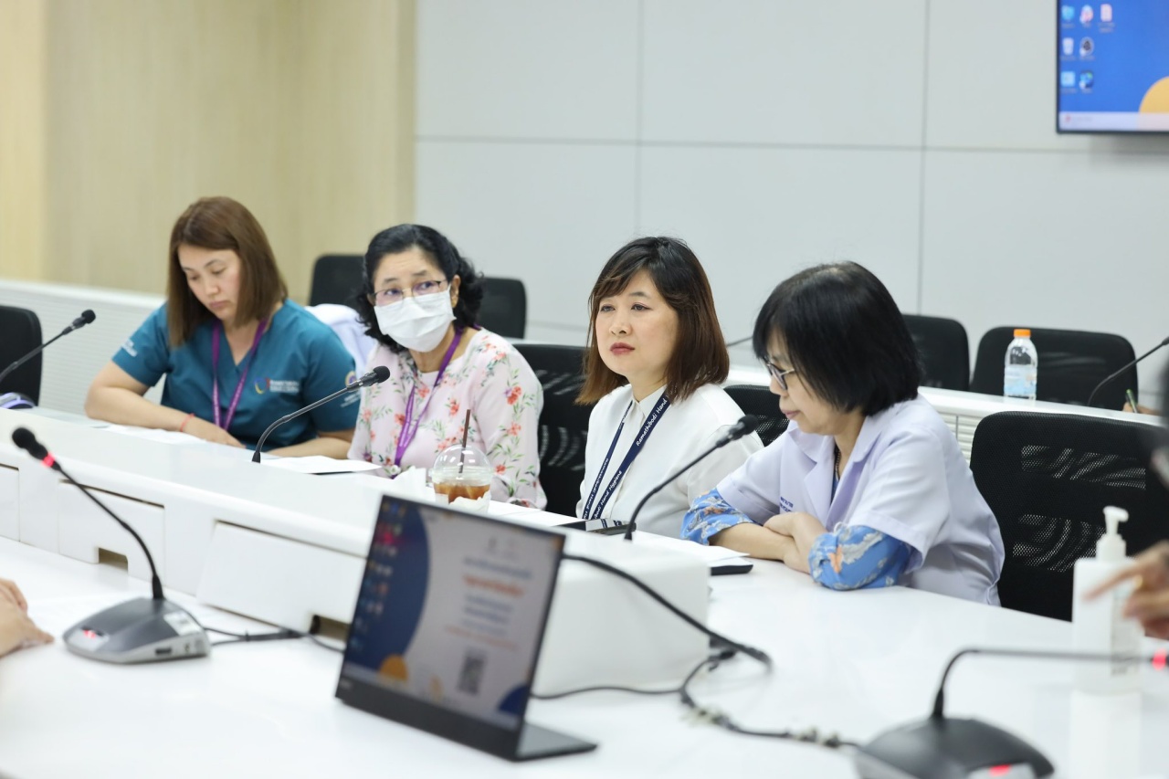 คณะผู้บริหาร และคณาจารย์ โรงเรียนพยาบาลรามาธิบดี ร่วมให้การต้อนรับ คณะผู้บริหาร จาก Graduate School of Medicine, The University of Osaka และ Osaka Institute of Public Health ประเทศญี่ปุ่น คณะผู้บริหาร และคณาจารย์ โรงเรียนพยาบาลรามาธิบดี ร่วมให้การต้อนรับ คณะผู้บริหาร จาก Graduate School of Medicine, The University of Osaka และ Osaka Institute of Public Health ประเทศญี่ปุ่น