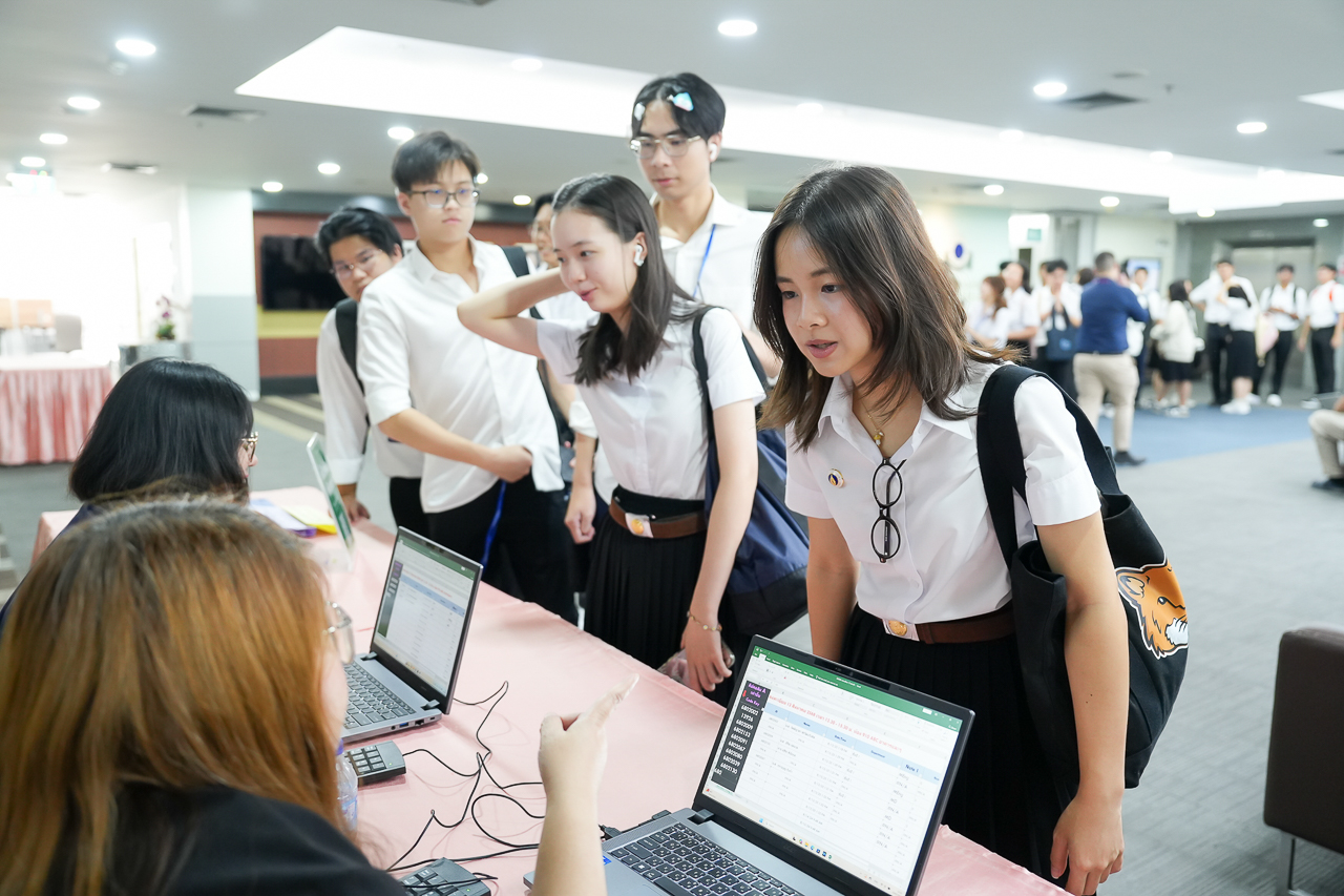 RESEARCH CAMP 2025 By โครงการต้นกล้ารามาธิบดี
