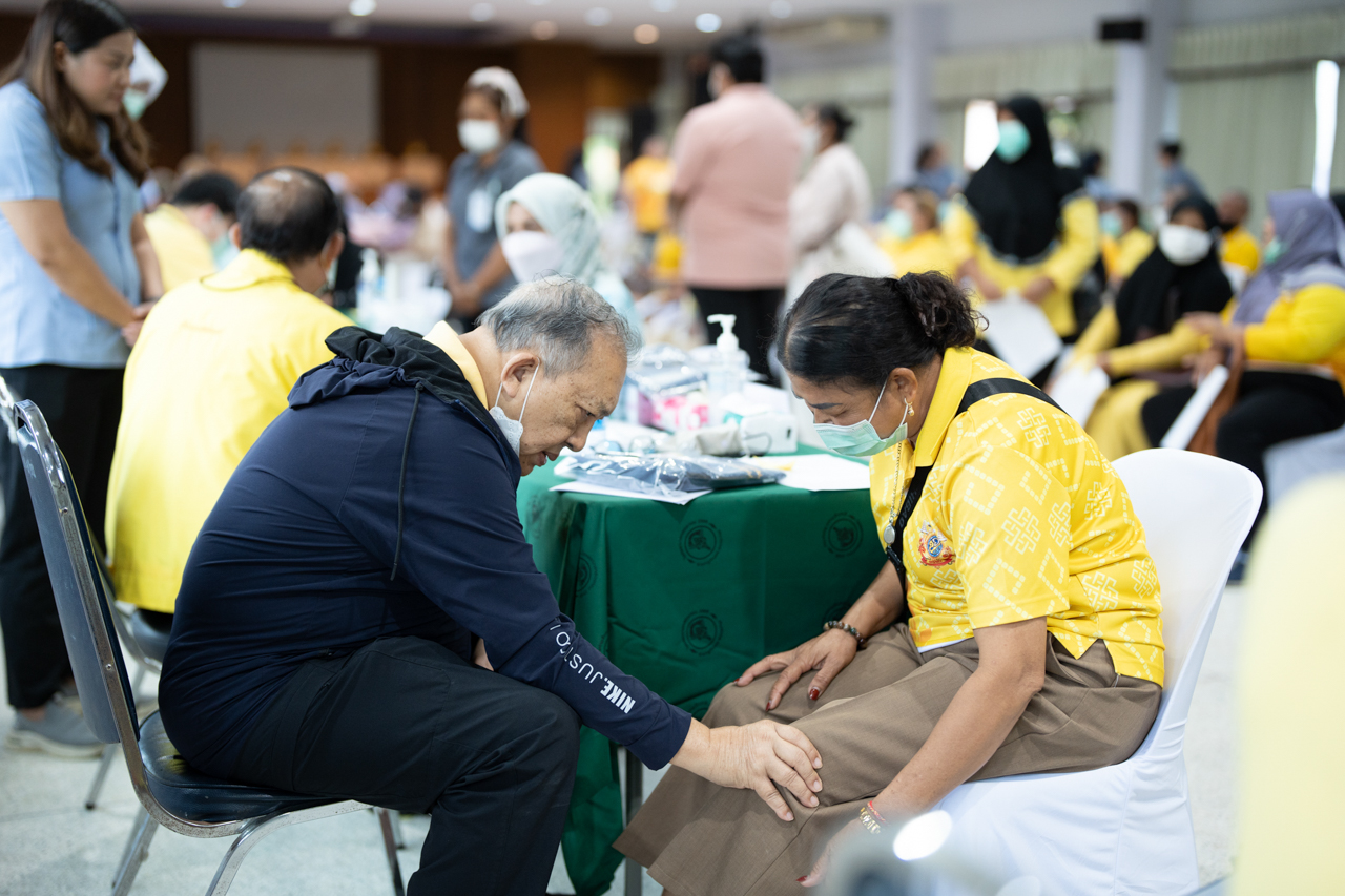 คณะแพทยศาสตร์โรงพยาบาลรามาธิบดี มหาวิทยาลัยมหิดล ร่วมกับสำนักงานองคมนตรี ออกหน่วยแพทย์เคลื่อนที่ ในโครงการ “สืบสานพระราชปณิธาน” ครั้งที่ 20 จ.กระบี่ คณะแพทยศาสตร์โรงพยาบาลรามาธิบดี มหาวิทยาลัยมหิดล ร่วมกับสำนักงานองคมนตรี ออกหน่วยแพทย์เคลื่อนที่ ในโครงการ “สืบสานพระราชปณิธาน” ครั้งที่ 20 จ.กระบี่