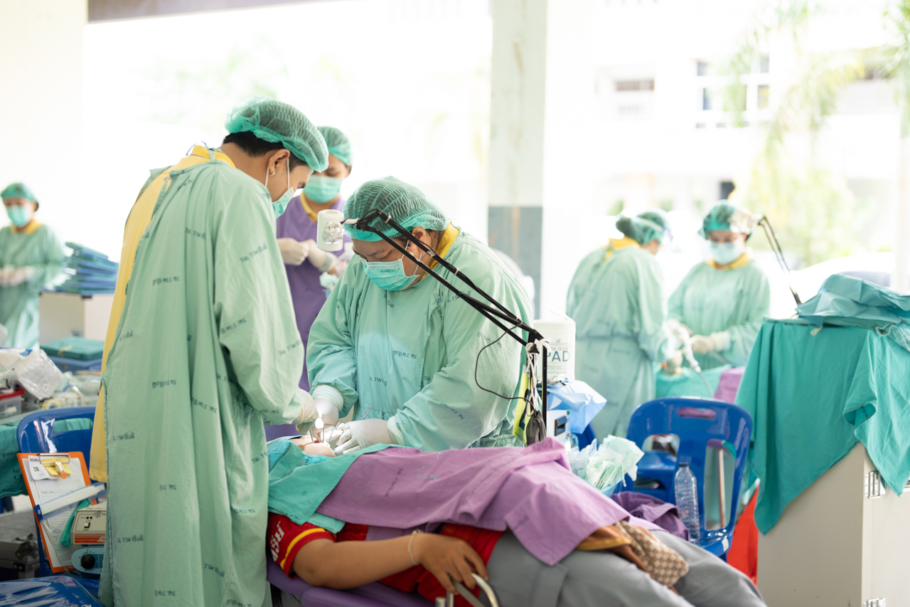 คณะแพทยศาสตร์โรงพยาบาลรามาธิบดี มหาวิทยาลัยมหิดล ร่วมกับสำนักงานองคมนตรี ออกหน่วยแพทย์เคลื่อนที่ ในโครงการ “สืบสานพระราชปณิธาน” ครั้งที่ 20 จ.กระบี่ คณะแพทยศาสตร์โรงพยาบาลรามาธิบดี มหาวิทยาลัยมหิดล ร่วมกับสำนักงานองคมนตรี ออกหน่วยแพทย์เคลื่อนที่ ในโครงการ “สืบสานพระราชปณิธาน” ครั้งที่ 20 จ.กระบี่