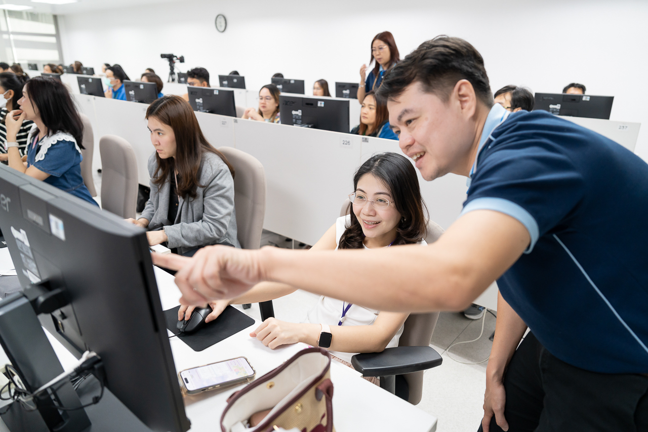 อบรม “การประยุกต์ใช้เครื่องมือ AI (MIDJOURNEY) และการบริหารจัดการวิกฤตจากช่องทางโซเชียลมีเดีย (Crisis management)” อบรม “การประยุกต์ใช้เครื่องมือ AI (MIDJOURNEY) และการบริหารจัดการวิกฤตจากช่องทางโซเชียลมีเดีย (Crisis management)”