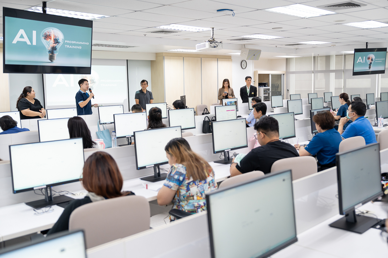 อบรม “การประยุกต์ใช้เครื่องมือ AI (MIDJOURNEY) และการบริหารจัดการวิกฤตจากช่องทางโซเชียลมีเดีย (Crisis management)” อบรม “การประยุกต์ใช้เครื่องมือ AI (MIDJOURNEY) และการบริหารจัดการวิกฤตจากช่องทางโซเชียลมีเดีย (Crisis management)”
