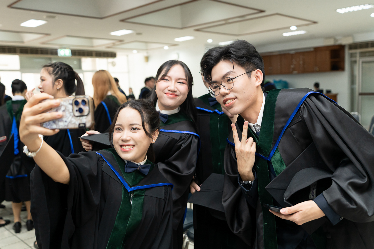 พิธีกล่าวคำปฏิญาณตนของบัณฑิตแพทย์รามาธิบดี รุ่นที่ 55 และงานอวยพรบัณฑิตรามาธิบดี ประจำปี 2568 พิธีกล่าวคำปฏิญาณตนของบัณฑิตแพทย์รามาธิบดี รุ่นที่ 55 และงานอวยพรบัณฑิตรามาธิบดี ประจำปี 2568