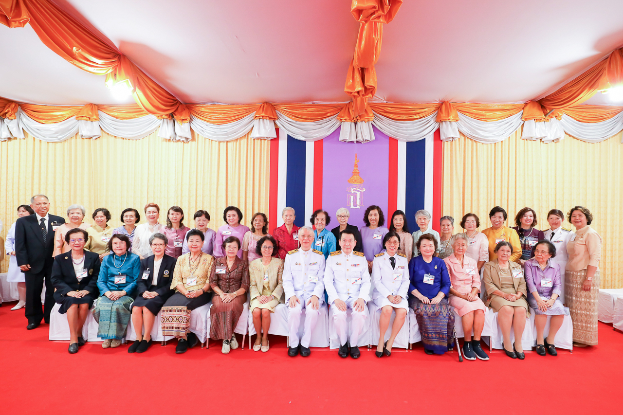 สมเด็จพระกนิษฐาธิราชเจ้า กรมสมเด็จพระเทพรัตนราชสุดา ฯ สยามบรมราชกุมารีเสด็จพระราชดำเนินไปทรงเปิดป้ายชื่ออาคาร “ศรีนครินทราภิบาล” ณ โรงเรียนพยาบาลรามาธิบดี คณะแพทยศาสตร์โรงพยาบาลรามาธิบดี มหาวิทยาลัยมหิดล ศาลายา สมเด็จพระกนิษฐาธิราชเจ้า กรมสมเด็จพระเทพรัตนราชสุดา ฯ สยามบรมราชกุมารีเสด็จพระราชดำเนินไปทรงเปิดป้ายชื่ออาคาร “ศรีนครินทราภิบาล” ณ โรงเรียนพยาบาลรามาธิบดี คณะแพทยศาสตร์โรงพยาบาลรามาธิบดี มหาวิทยาลัยมหิดล ศาลายา