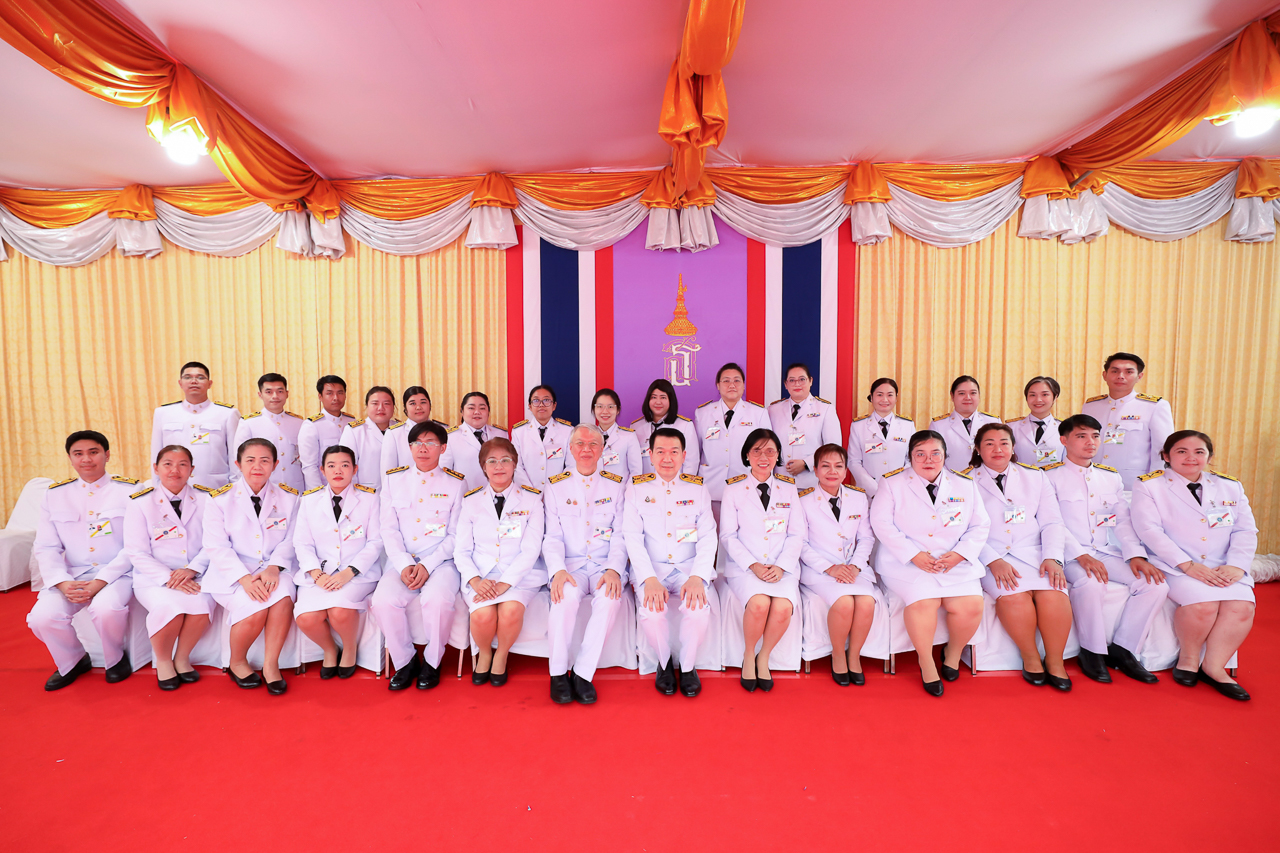 สมเด็จพระกนิษฐาธิราชเจ้า กรมสมเด็จพระเทพรัตนราชสุดา ฯ สยามบรมราชกุมารีเสด็จพระราชดำเนินไปทรงเปิดป้ายชื่ออาคาร “ศรีนครินทราภิบาล” ณ โรงเรียนพยาบาลรามาธิบดี คณะแพทยศาสตร์โรงพยาบาลรามาธิบดี มหาวิทยาลัยมหิดล ศาลายา สมเด็จพระกนิษฐาธิราชเจ้า กรมสมเด็จพระเทพรัตนราชสุดา ฯ สยามบรมราชกุมารีเสด็จพระราชดำเนินไปทรงเปิดป้ายชื่ออาคาร “ศรีนครินทราภิบาล” ณ โรงเรียนพยาบาลรามาธิบดี คณะแพทยศาสตร์โรงพยาบาลรามาธิบดี มหาวิทยาลัยมหิดล ศาลายา