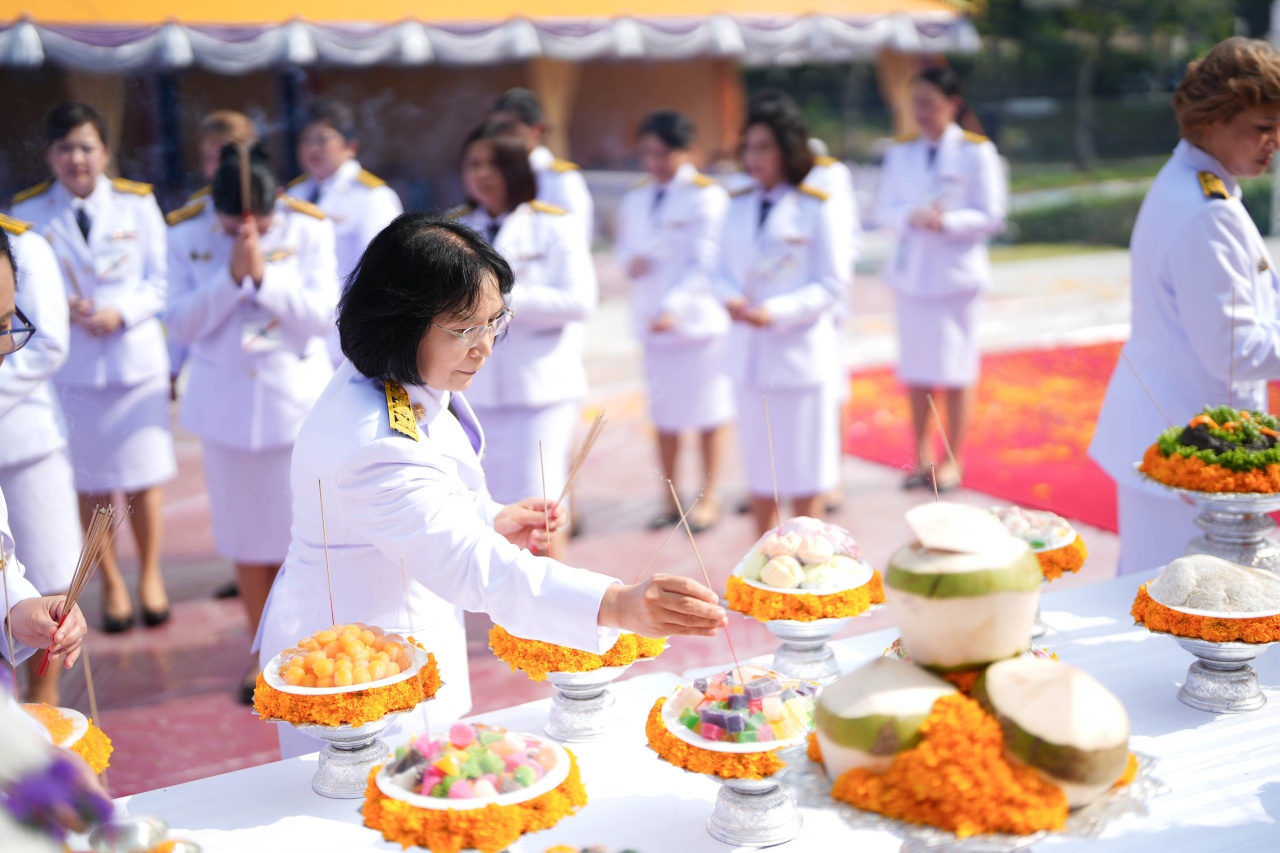 โรงเรียนพยาบาลรามาธิบดี จัดพิธีบวงสรวงบูชาฤกษ์ ก่อนการเสด็จพระราชดำเนินของสมเด็จพระกนิษฐาธิราชเจ้า กรมสมเด็จพระเทพรัตนราชสุดา ฯ สยามบรมราชกุมารี โรงเรียนพยาบาลรามาธิบดี จัดพิธีบวงสรวงบูชาฤกษ์ ก่อนการเสด็จพระราชดำเนินของสมเด็จพระกนิษฐาธิราชเจ้า กรมสมเด็จพระเทพรัตนราชสุดา ฯ สยามบรมราชกุมารี