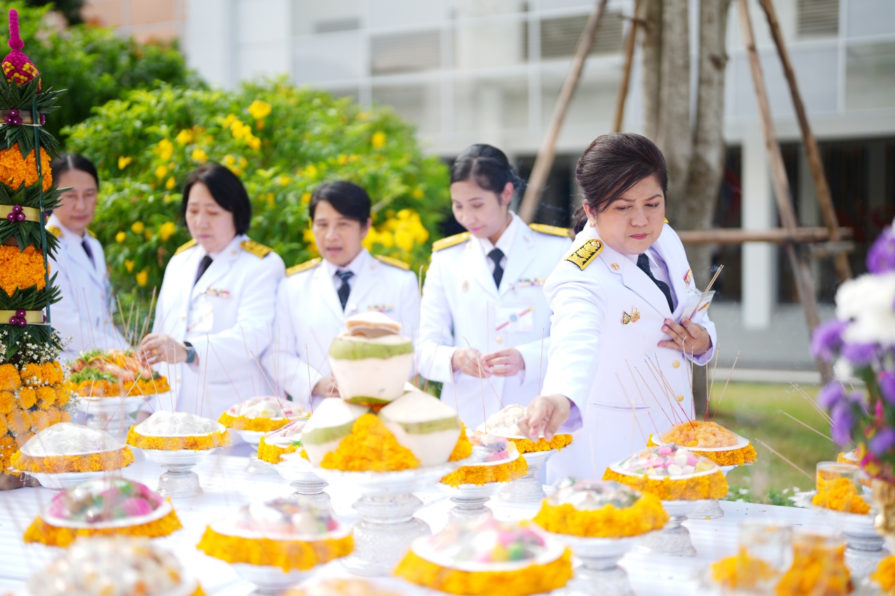 โรงเรียนพยาบาลรามาธิบดี จัดพิธีบวงสรวงบูชาฤกษ์ ก่อนการเสด็จพระราชดำเนินของสมเด็จพระกนิษฐาธิราชเจ้า กรมสมเด็จพระเทพรัตนราชสุดา ฯ สยามบรมราชกุมารี โรงเรียนพยาบาลรามาธิบดี จัดพิธีบวงสรวงบูชาฤกษ์ ก่อนการเสด็จพระราชดำเนินของสมเด็จพระกนิษฐาธิราชเจ้า กรมสมเด็จพระเทพรัตนราชสุดา ฯ สยามบรมราชกุมารี