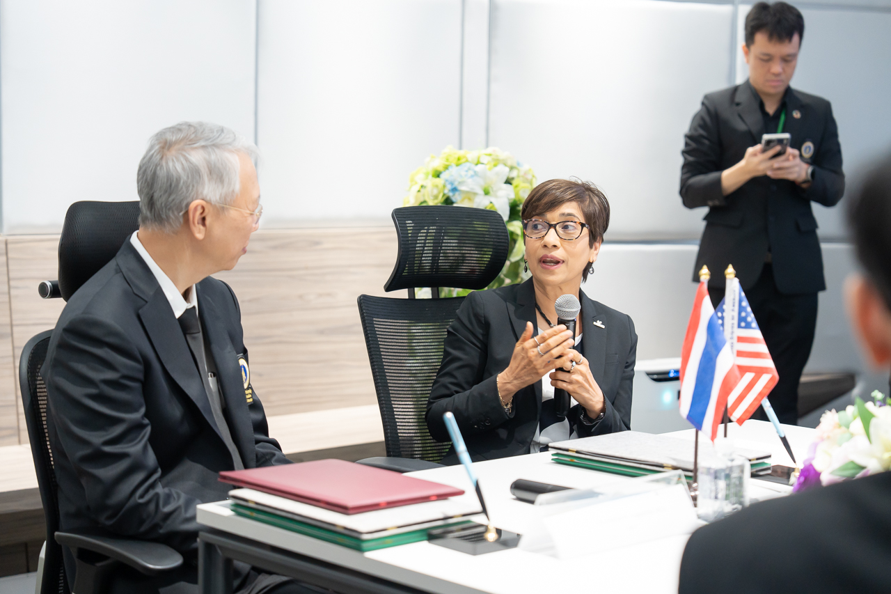 พิธีลงนามบันทึกข้อตกลงความร่วมมือ (MOU) ระหว่าง คณะแพทยศาสตร์โรงพยาบาลรามาธิบดี มหาวิทยาลัยมหิดล และมหาวิทยาลัยเซาท์ฟลอริดา สหรัฐอเมริกา พิธีลงนามบันทึกข้อตกลงความร่วมมือ (MOU) ระหว่าง คณะแพทยศาสตร์โรงพยาบาลรามาธิบดี มหาวิทยาลัยมหิดล และมหาวิทยาลัยเซาท์ฟลอริดา สหรัฐอเมริกา