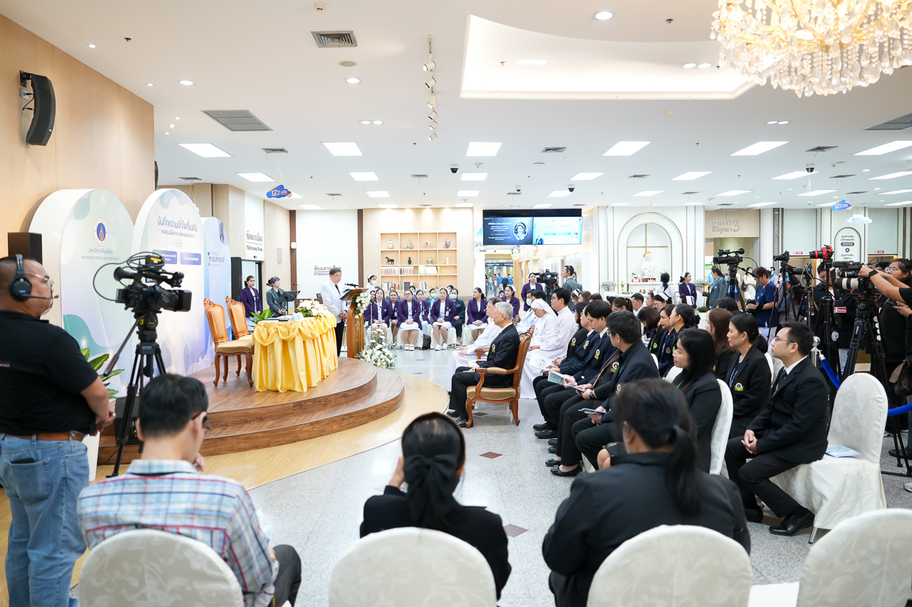 พิธีลงนามบันทึกความเข้าใจเกี่ยวกับความร่วมมือทางการแพทย์และทางวิชาการ ระหว่าง คณะแพทยศาสตร์โรงพยาบาลรามาธิบดี มหาวิทยาลัยมหิดล กับโรงพยาบาลเซนต์หลุยส์ พิธีลงนามบันทึกความเข้าใจเกี่ยวกับความร่วมมือทางการแพทย์และทางวิชาการ ระหว่าง คณะแพทยศาสตร์โรงพยาบาลรามาธิบดี มหาวิทยาลัยมหิดล กับโรงพยาบาลเซนต์หลุยส์