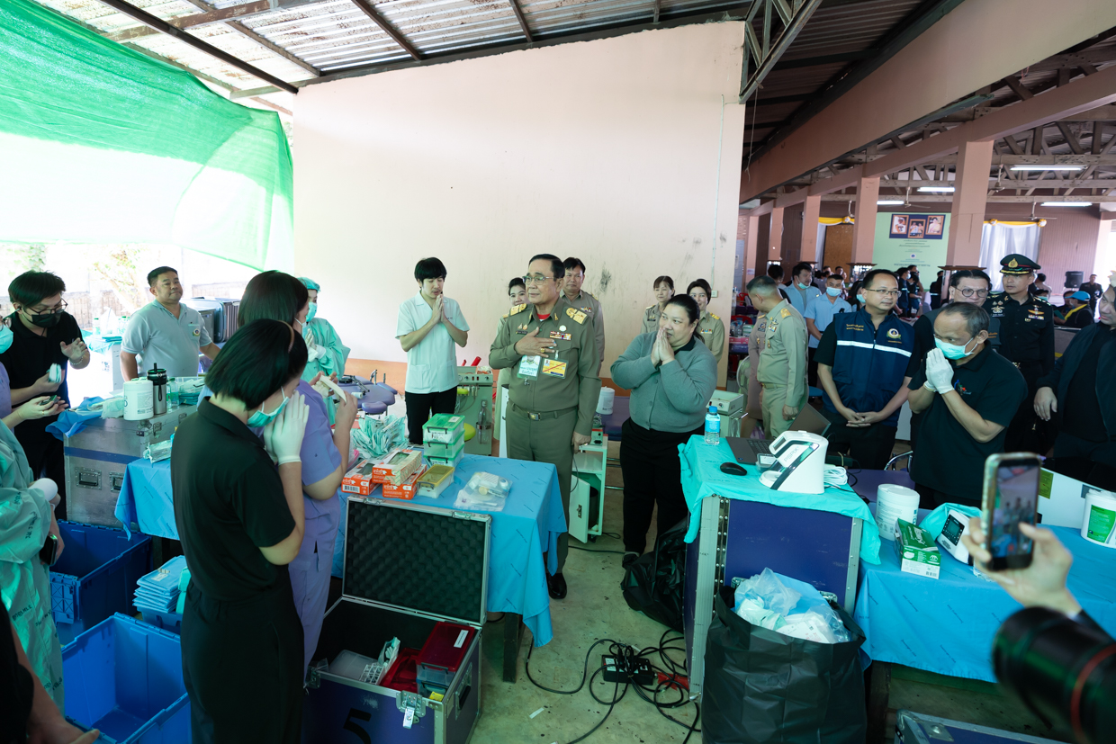 เคณะแพทยศาสตร์โรงพยาบาลรามาธิบดี มหาวิทยาลัยมหิดล ร่วมกับสำนักงานองคมนตรี ออกหน่วยแพทย์เคลื่อนที่ ในโครงการ “สืบสานพระราชปณิธาน” ครั้งที่ 21 จ.ลำปาง