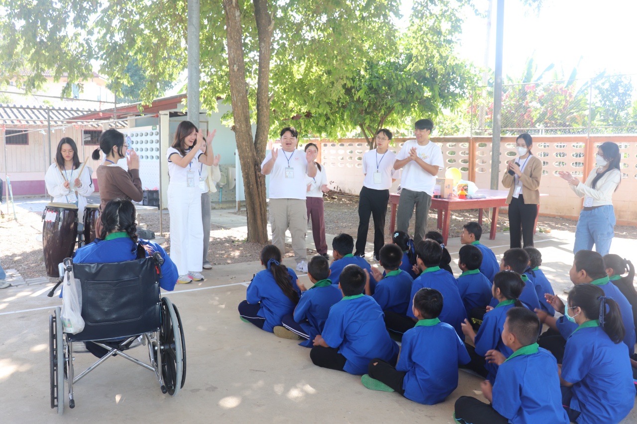 โครงการ “Medlunteers” โครงการ “Medlunteers”