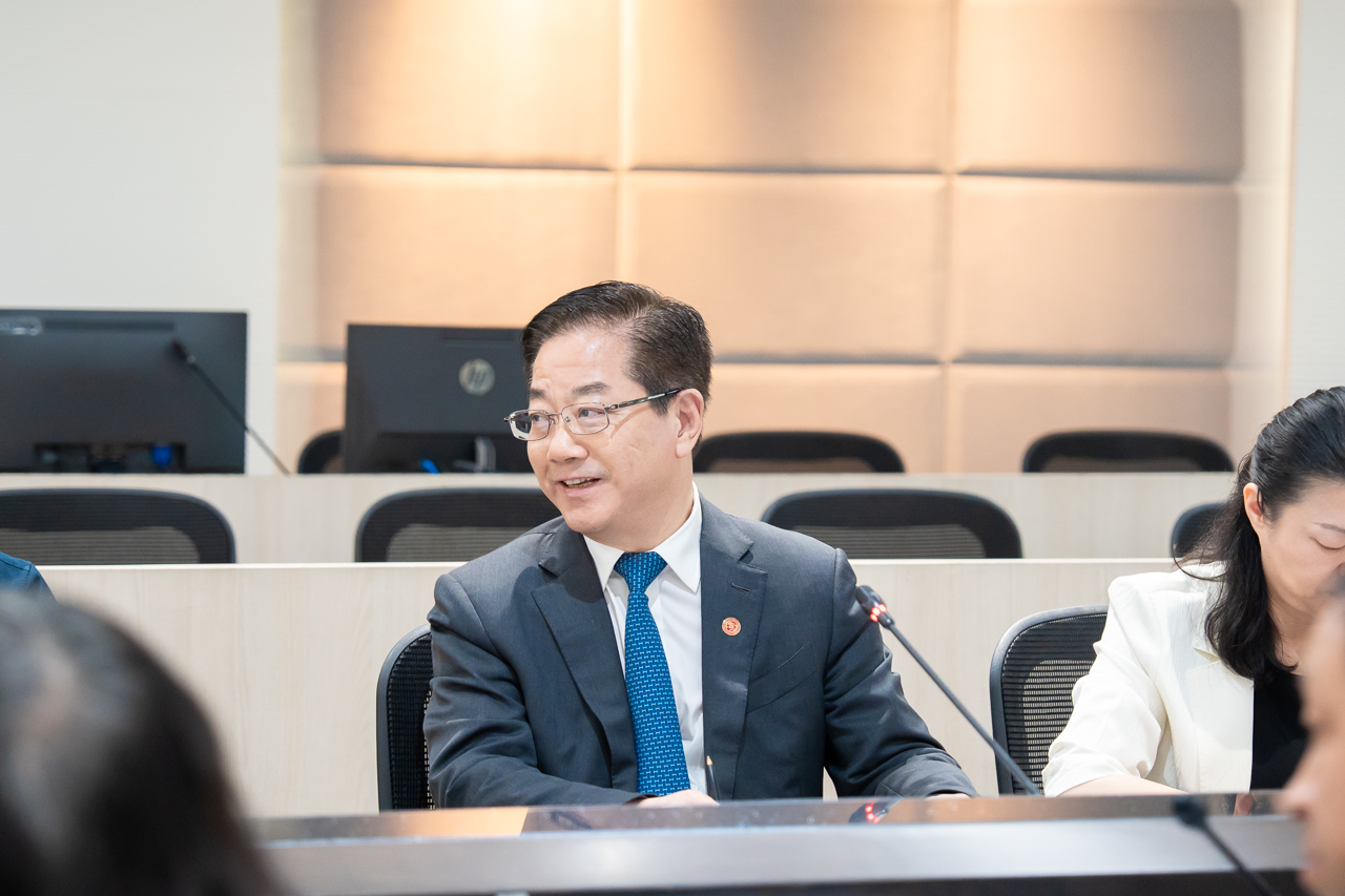 การต้อนรับคณะผู้แทนและผู้บริหารจาก Kunming Medical University และ Shanghai Jiao Tong University School of Medicine แห่งสาธารณรัฐประชาชนจีน