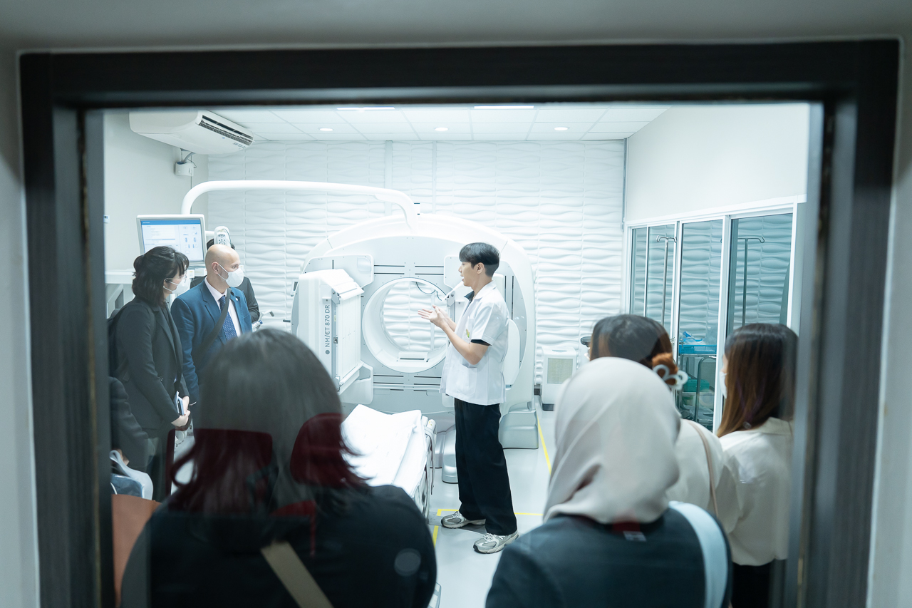 รามาธิบดีต้อนรับผู้แทนจาก UNRCPD และคณะเยาวชนอาเซียน เยี่ยมชมศูนย์ Ramathibodi – IAEA Rays of Hope Anchor Centre และศึกษาดูงานด้านเวชศาสตร์นิวเคลียร์