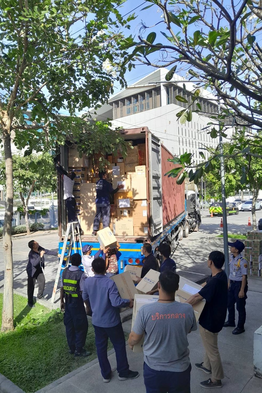 จากวิกฤตน้ำท่วมจังหวัดสงขลา ส่งผลให้โรงพยาบาลสงขลานครินทร์ ต้องรับผู้ป่วยหนักจากโรงพยาบาลหาดใหญ่ และกำลังเผชิญปัญหาขาดแคลนเครื่องช่วยหายใจสำหรับผู้ป่วยเด็ก แต่เครื่องถูกน้ำท่วมและเสียหายเกือบทั้งหมด