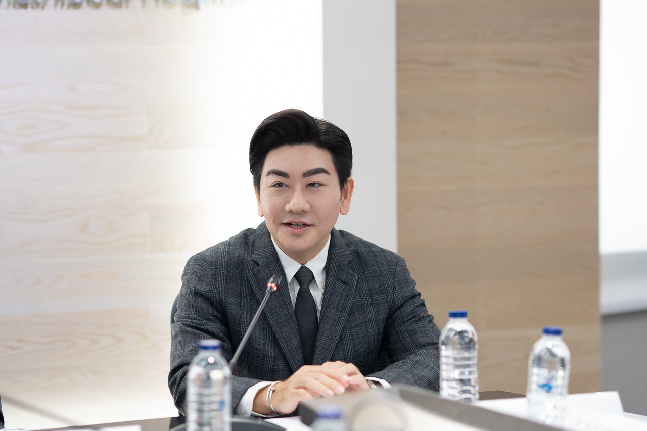 พิธีลงนามบันทึกข้อตกลงความร่วมมือทางวิชาการ เรื่อง การจัดการโลจิสติกส์และโซ่อุปทานสำหรับอาคารโรงพยาบาลรามาธิบดีและย่านนวัตกรรมโยธี ระหว่าง คณะแพทยศาสตร์โรงพยาบาลรามาธิบดี มหาวิทยาลัยมหิดล และคณะวิศวกรรมศาสตร์ มหาวิทยาลัยมหิดล