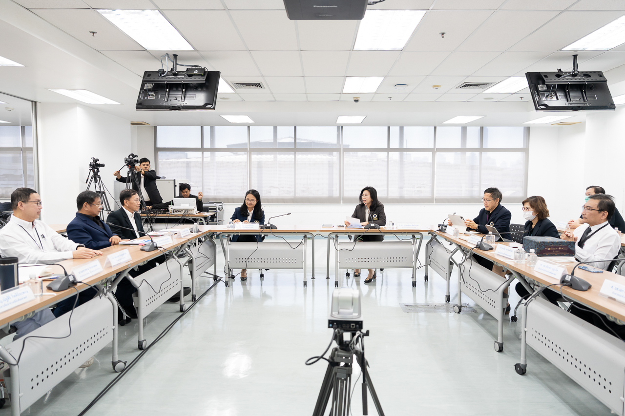 ต้อนรับคณะผู้เยี่ยมสำรวจจากสถาบันรับรองคุณภาพสถานพยาบาล (องค์การมหาชน) (สรพ.) ในโอกาสเข้าเยี่ยมสำรวจการรับรองเฉพาะโรค Program and Disease Specific Certification: PDSC การดูแลรักษาผู้ป่วยโรคเนื้องอกต่อมใต้สมอง