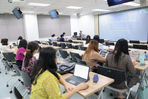 โรงเรียนพยาบาลรามาธิบดี คณะแพทยศาสตร์โรงพยาบาลรามาธิบดี มหาวิทยาลัยมหิดล จัดโครงการบรรยาย เรื่อง "กลยุทธ์การเลือกวารสารนานาชาติเพื่อการตีพิมพ์" ผ่านระบบ Hybrid