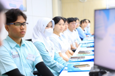 โรงเรียนพยาบาลรามาธิบดี คณะแพทยศาสตร์โรงพยาบาลรามาธิบดี มหาวิทยาลัยมหิดล ให้การต้อนรับนักศึกษาพยาบาลในโครงการแลกเปลี่ยนนักศึกษาตามบันทึกข้อตกลงความร่วมมือระหว่างสถาบันจากต่างประเทศ 6 สถาบัน