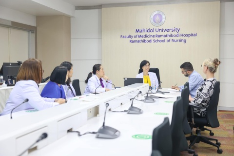 โรงเรียนพยาบาลรามาธิบดี คณะแพทยศาสตร์โรงพยาบาลรามาธิบดี มหาวิทยาลัยมหิดล ให้การต้อนรับ คณะผู้บริหาร จาก School of Nursing and Midwifery, Deakin University เครือรัฐออสเตรเลีย