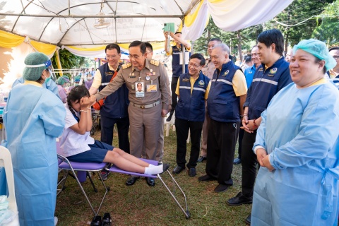 คณะแพทยศาสตร์โรงพยาบาลรามาธิบดี มหาวิทยาลัยมหิดล ร่วมกับ สำนักงานองคมนตรี ออกหน่วยแพทย์เคลื่อนที่ ในโครงการ “สืบสานพระราชปณิธาน” ณ โรงเรียนร่มเกล้าปางตอง ในโครงการตามพระราชดำริ อำเภอเมืองแม่ฮ่องสอน จังหวัดแม่ฮ่องสอน