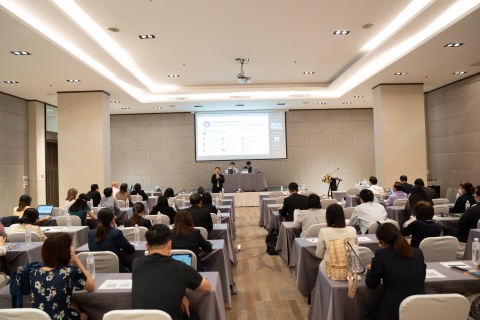 ประชุมรับฟังความคิดเห็นต่อข้อเสนอเชิงนโยบายภายใต้โครงการวิจัย “การออกแบบทางเลือกกลไกการบริหารจัดการด้านการเงินการคลังของระบบหลักประกันสุขภาพภาครัฐสำหรับบริการด้านทันตกรรม เพื่อผลลัพธ์ด้านสุขภาพที่เป็นธรรมอย่างยั่งยืน (ระยะที่ 1)”