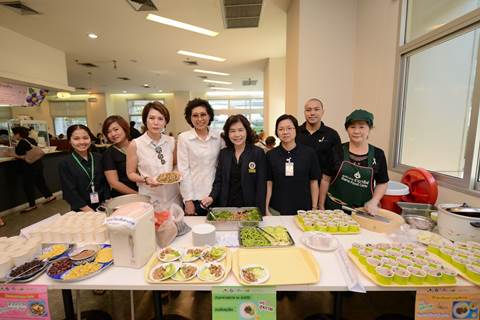 กิจกรรมเชิญชิมอาหารในโครงการ "ลดหวาน มัน เค็ม เพื่อสุขภาพ" 