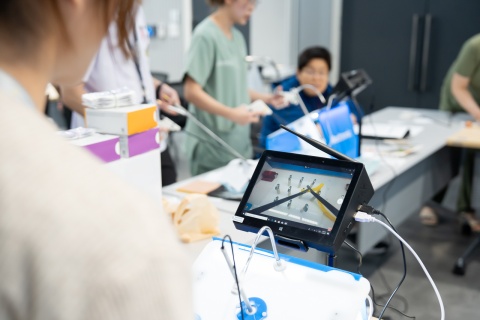 โครงการอบรมเชิงปฏิบัติการ เรื่อง “Ramathibodi Basic Laparoscopy Workshop” โครงการอบรมเชิงปฏิบัติการ เรื่อง “Ramathibodi Basic Laparoscopy Workshop”