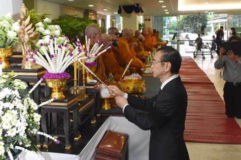 พิธีทำบุญตักบาตร ครบรอบ 48 ปี คณะแพทยศาสตร์โรงพยาบาลรามาธิบดี มหาวิทยาลัยมหิดล 