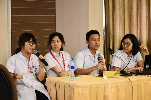 กิจกรรมหลักสูตร Faculty Hours “Let's explore the world” ประจำปี 2560 