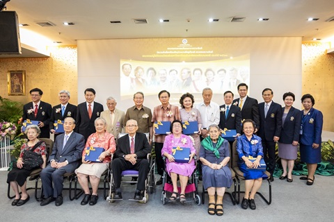 งานเชิดชูเกียรติและแสดงความยินดีคณาจารย์ผู้ได้รับรางวัลระดับมหาวิทยาลัย ระดับชาติและระดับนานาชาติ