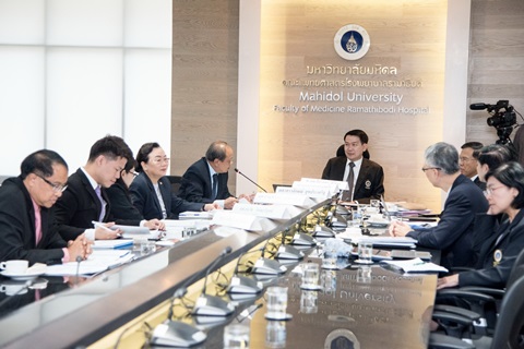 ต้อนรับและบรรยายภาพรวม ทิศทางการพัฒนาของคณะฯ