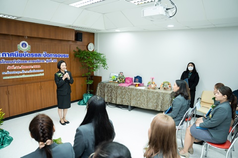 พิธีมอบใบประกาศนียบัตรแก่นักศึกษาหลักสูตรโภชนบำบัดและการบริหาร รุ่นที่ 32