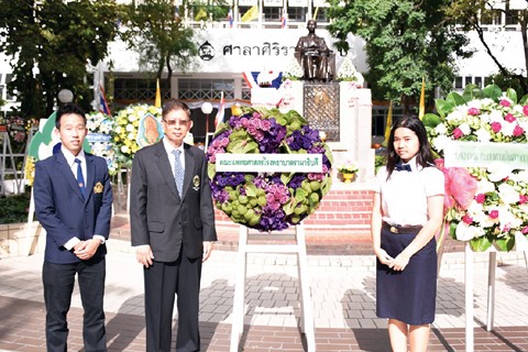 คณะแพทยศาสตร์ รพ.รามาธิบดี วางพวงมาลาถวายสักการะ เนื่องในวันมหิดล