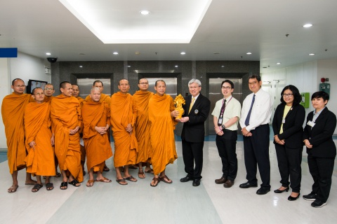 บรรยายพิเศษและฉีดวัคซีนป้องกันไข้หวัดใหญ่ถวายแก่คณะสงฆ์