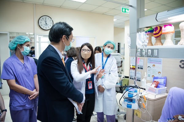 การต่ออายุการรับรองเฉพาะโรค/เฉพาะระบบ (Program and Desease Specific Certification: PDSC) การดูแลรักษาผู้ป่วยมะเร็งลำไส้ใหญ่ที่ได้รับยาเคมีบำบัดทางสายสวนหลอดเลือดดำส่วนกลางที่บ้าน (Ramathibodi Home-Based Chemotherapy Model) (RHCM)