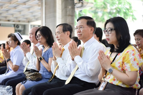 ทำบุญเดือนเกิดบุคลากร ประจำเดือนเมษายน 