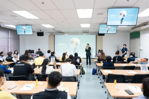 การอบรม “คิดให้ต่าง ทำให้ว้าว ด้วย AI และ CREATIVITY”
